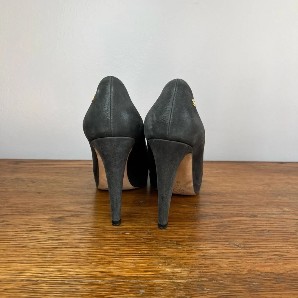 CHANEL Size 38 • Dark Green Suede Platform Pumps Heels EUC.